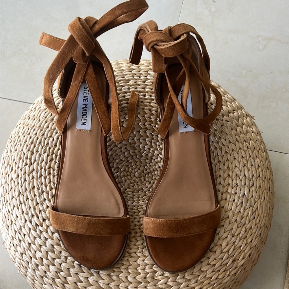 Steve Madden Tan Sandals with Ankle Tie - Picture 7 of 9
